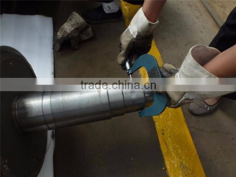 Grooved press roll for fourdrinier paper making machine of paper mill