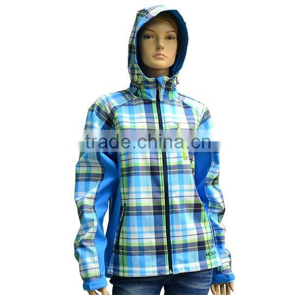 Women 2 layers breathable membrane Softshell Jacket with removable hood