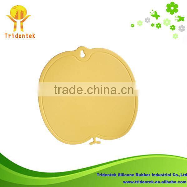 Apple shape multifunctional silicone kitchen chopping board