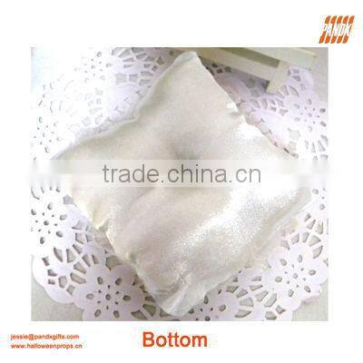 Lovely White lace plain inflatable polyester ring pillow