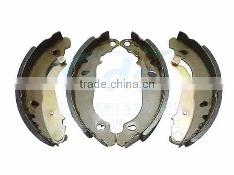 semi-metallic brake shoe set for Renault/Logan 7701205758
