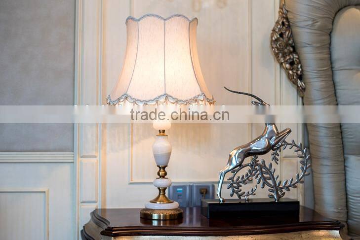 White jade golden metal European style table lamp