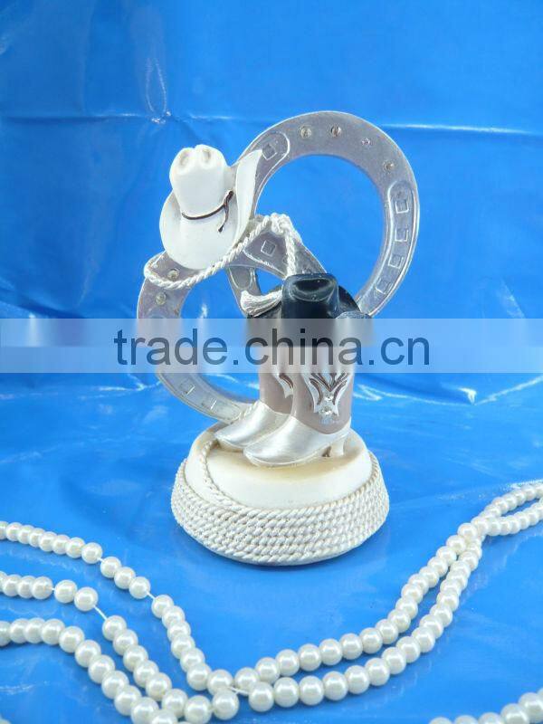 2014 hot selling resin heart wedding cake topprs