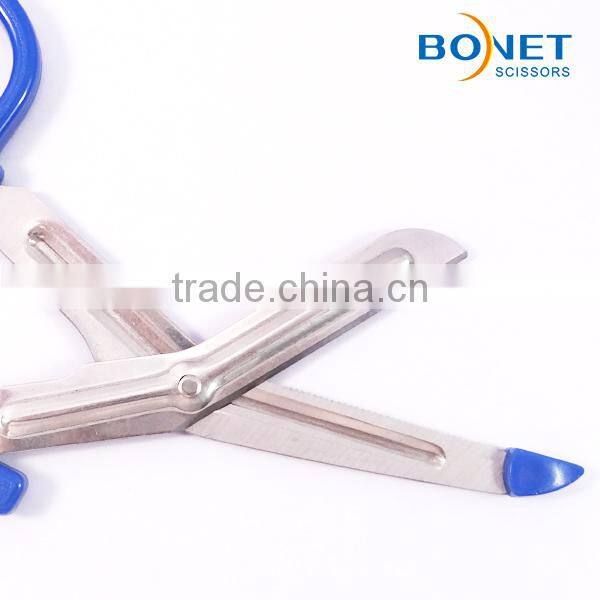 S95004B stainless steel medical plastic handle scissors bandage scissor