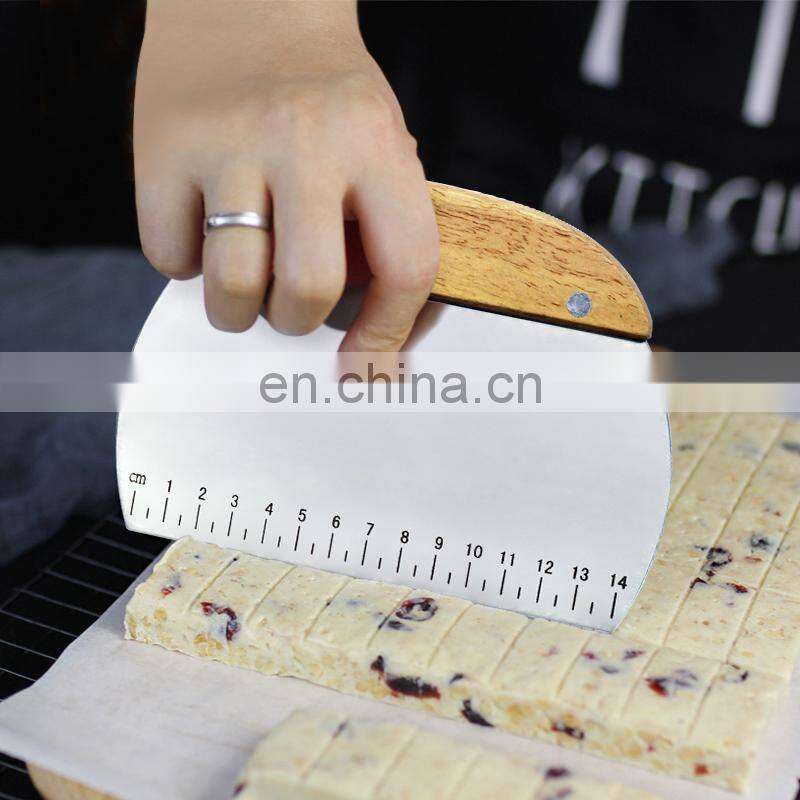 High Quality Stainless Steel Wooden Handle Kitchen Baking Flour Scraper