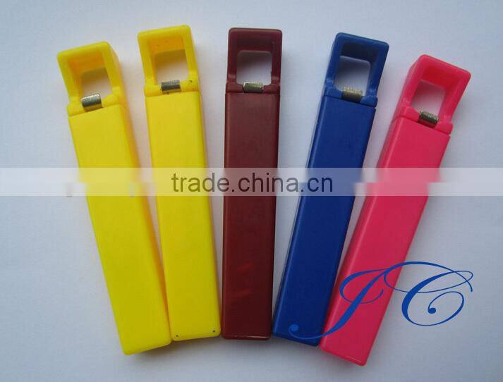 2015 cap shaped plastic bottle opener for promotion