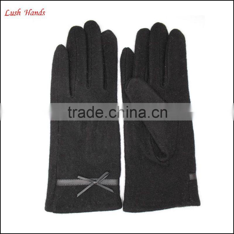 simple woolen gloves with leather belt for women