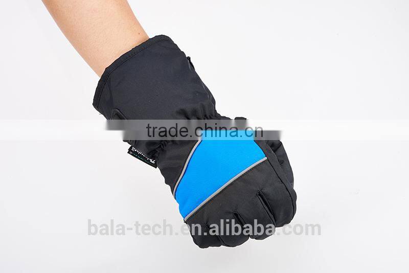 hot gloves make every finger keep warm in the witnter