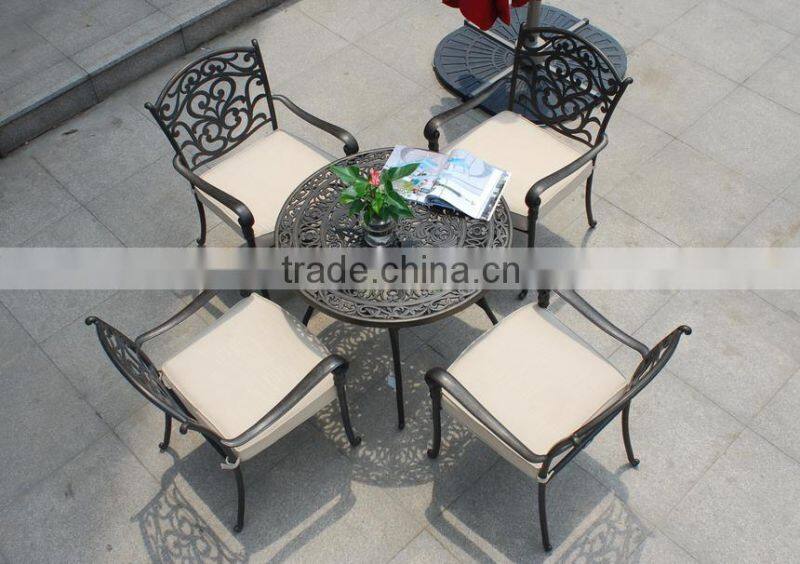 2016 Hot Selling New Fashion Elegant Cast Aluminium Furniture Table Set