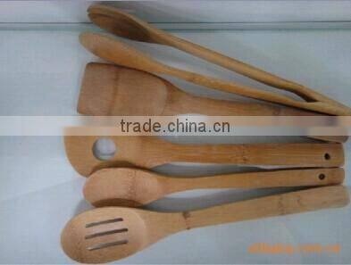 Bamboo carving a spoon