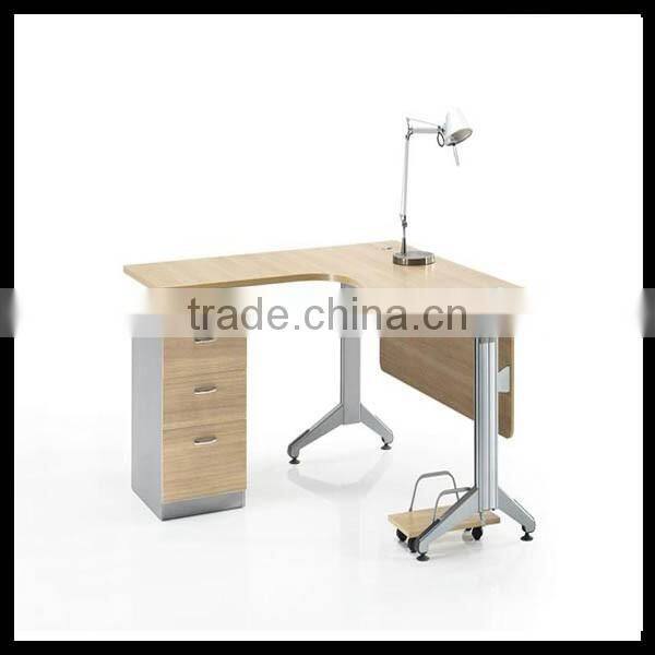 2016 new style office metal leg office desk powder coating white