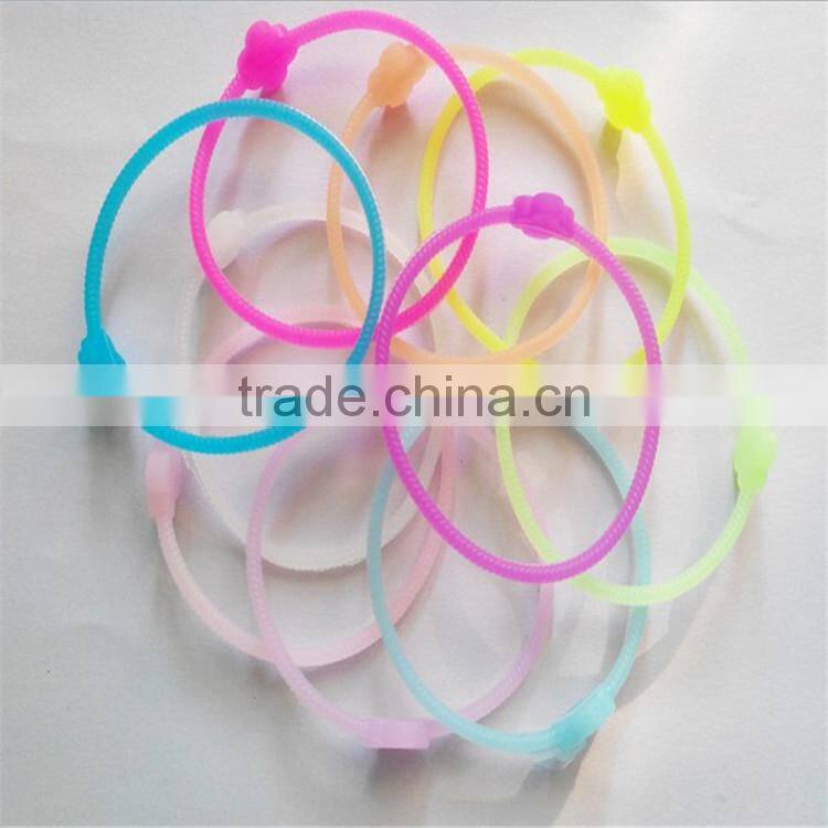 2015 hot selling silicone hair ties colorful silicone hair bands bracelet for girls and children