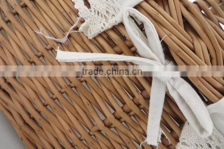 handmade cheap wicker picnic basket with lid for family