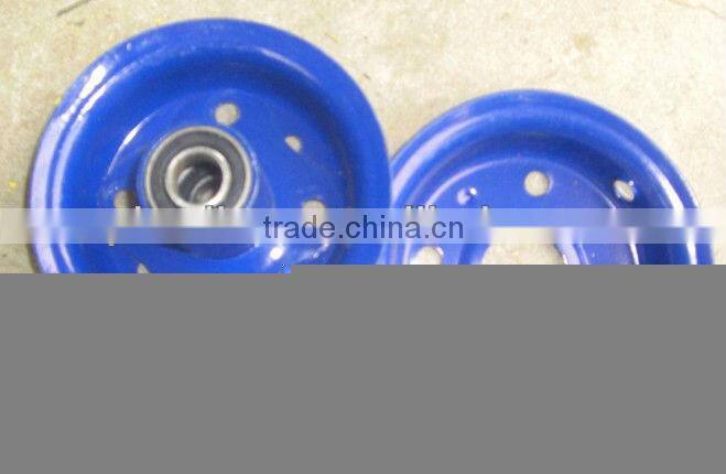 Metal rim for wheelbarrow wheels