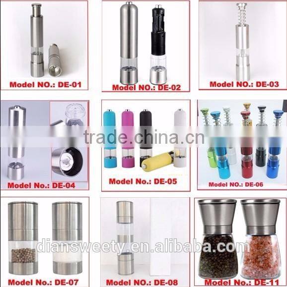 Sea salt and pepper mill for milling coarse salt and pepper