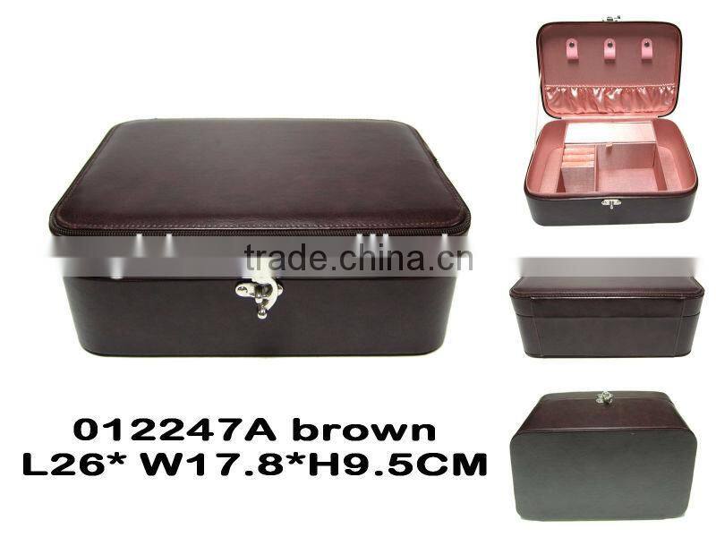 Faux leather travel jewelry box in brown, NEW!