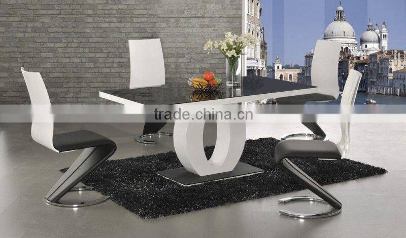 DT-2029 Black Glass Dining Table With A White High Gloss Base