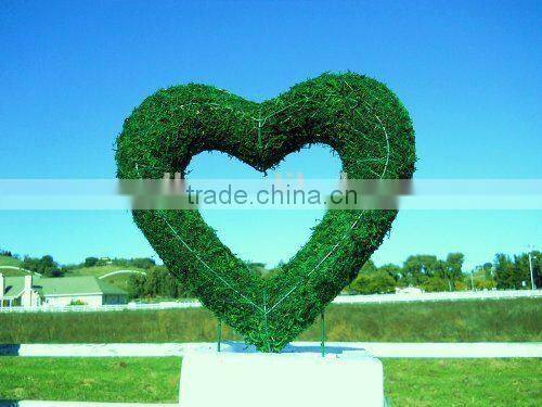 animal shape boxwood topiary