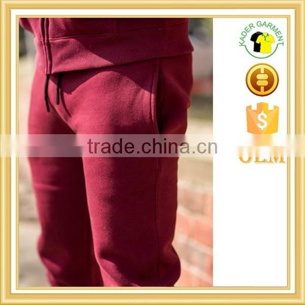 Wholesale tight fitted mens tracksuit custom gym tracksuit