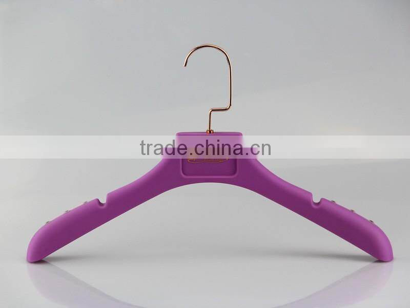 HA6932 antislip plastic hanger coat rubber coated hanger