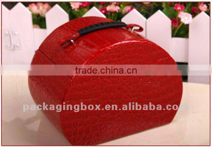 handle cosmetic case with lock