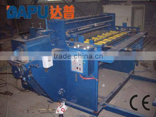 Animal cage mesh manufacturing machine