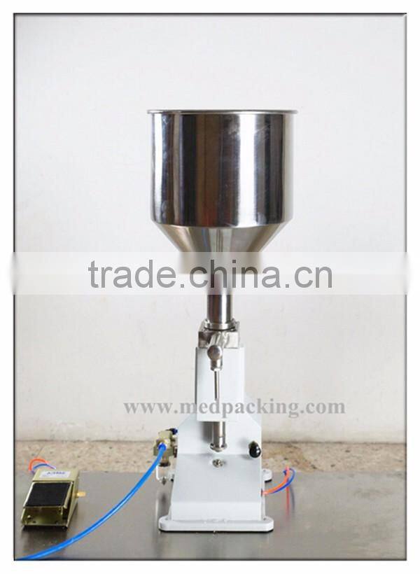 Pneumatic Manual Liquid Filling Machine For Small Bottle A02