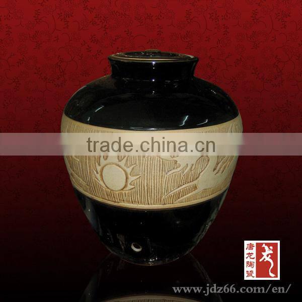 Classic Chinese design ceramic wine jug