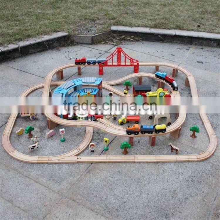 New style 142 pcs children construction toy wooden toy train track W04C072