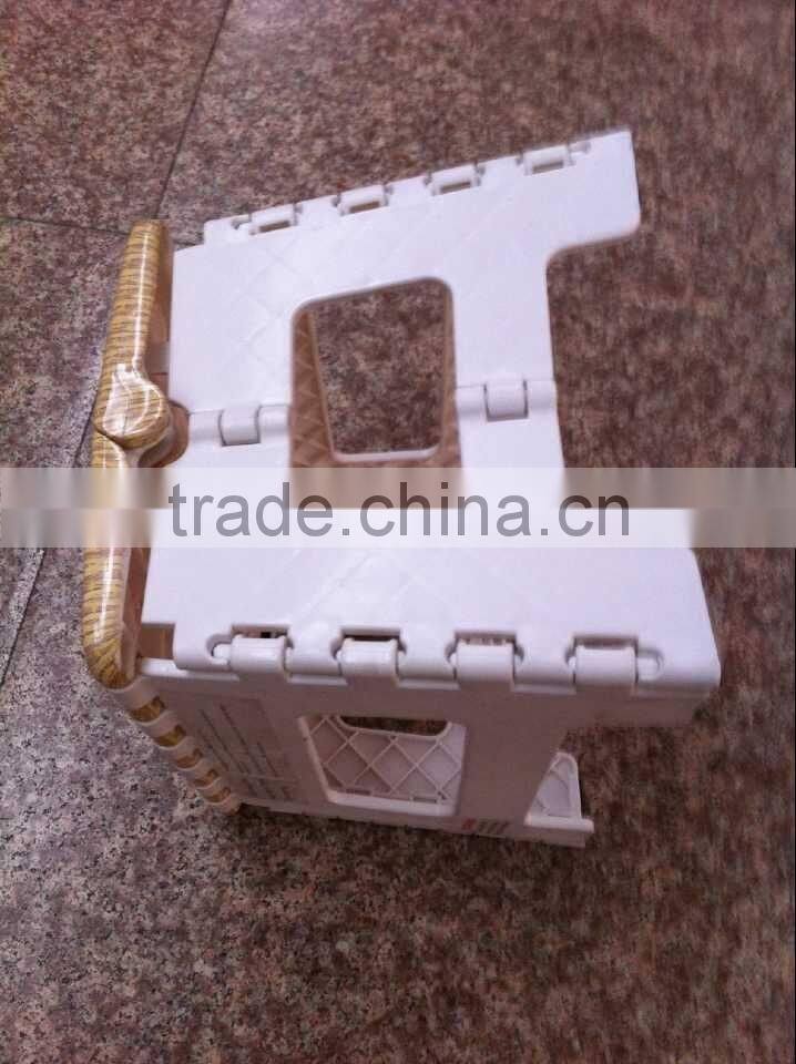 Popular sturdy plastic folding step stool in kitchen