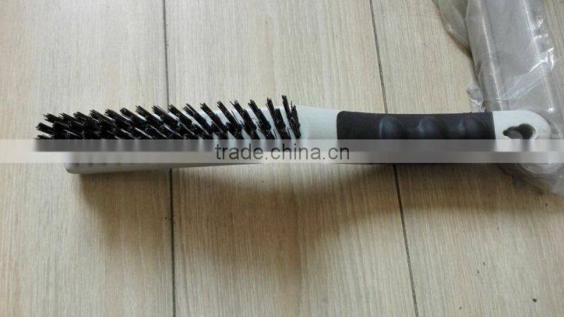 Steel Wire Brush With Soft Grip Handle 4*16