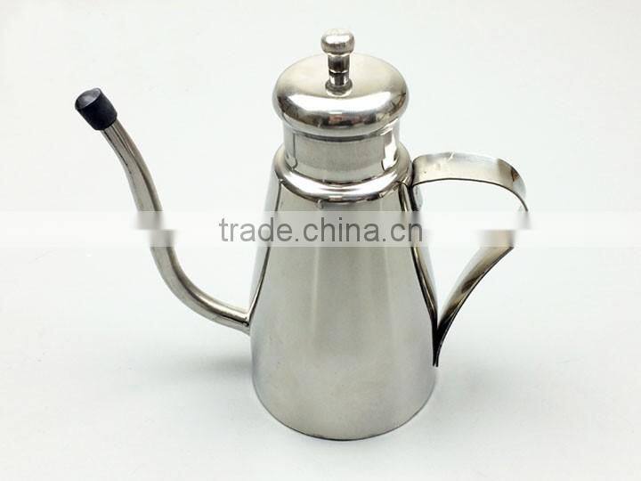 Stainless steel long nozzle oil kettle table olive oil can with capacity 750ml