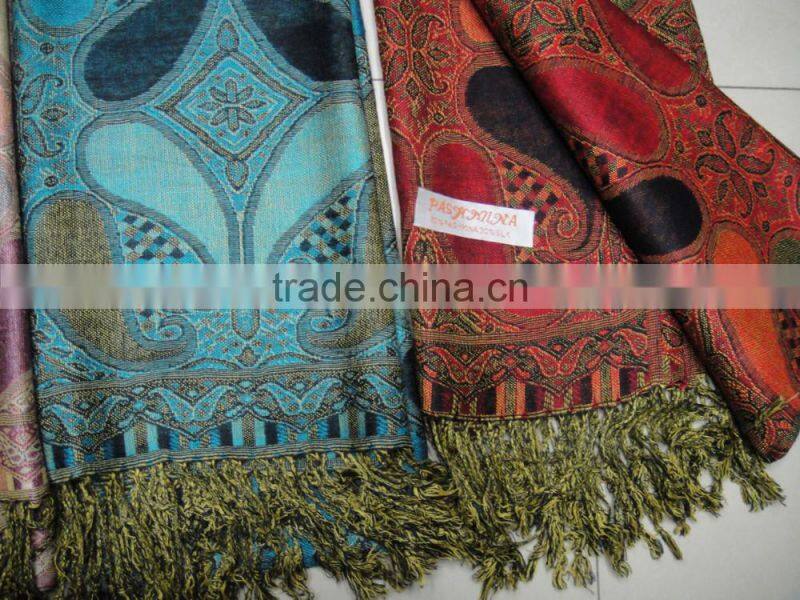 2017 wholesale factory China Yiwu France jacquard classic viscose paisley floral pashmina scarf for ladies