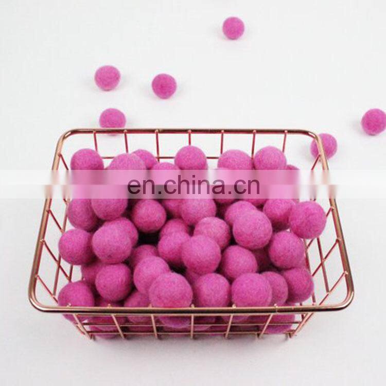 Amazon Hot Sale 5cm 6cm diameter 100% wool felt laundry dryer balls for Laundry