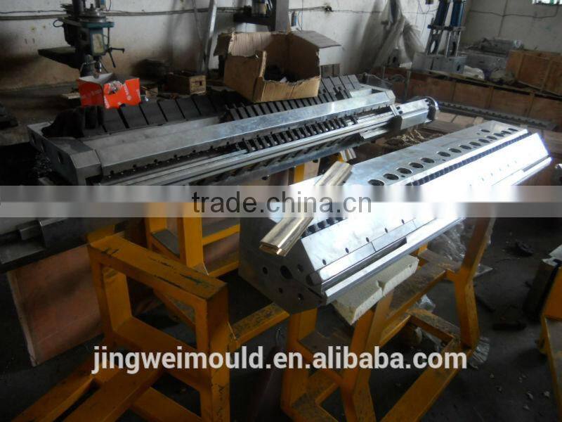 small plastics extrusion die