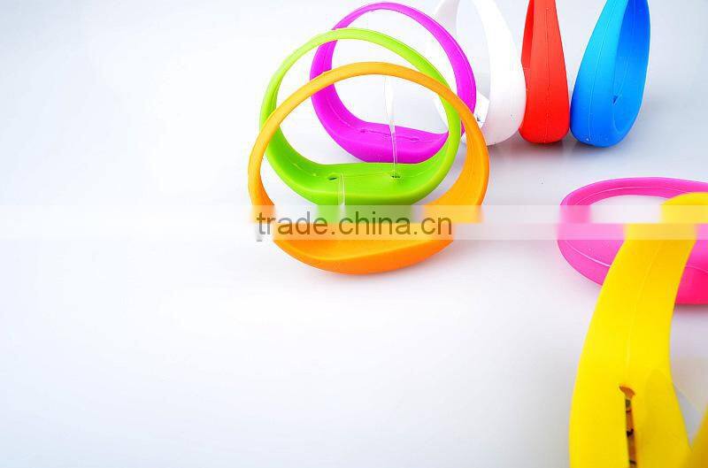 2015 Hot Sell Baseball Silicone Bracelets , Silicone Bracelets For Fundraising