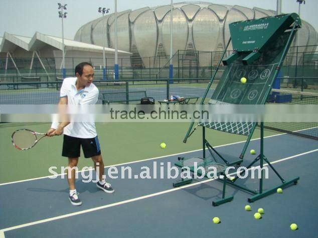 Portable tennis ball machine