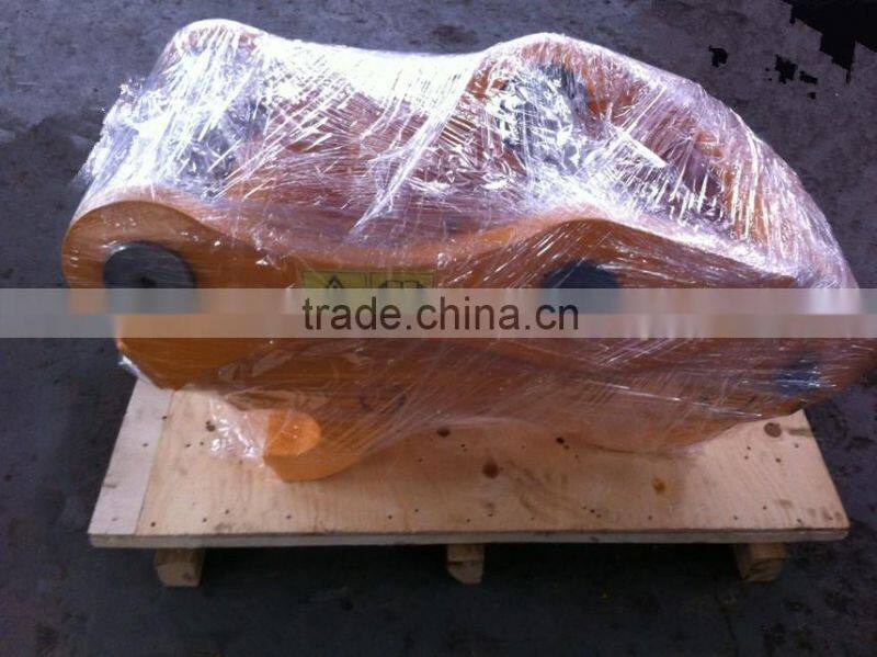 Quick hitch coupler for DH225 excavator