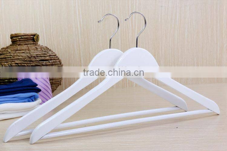 Delicacy closet wooden white clothes hangers with bar