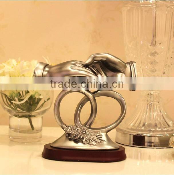 Polyesin holding hand series decorative art mind resin craft