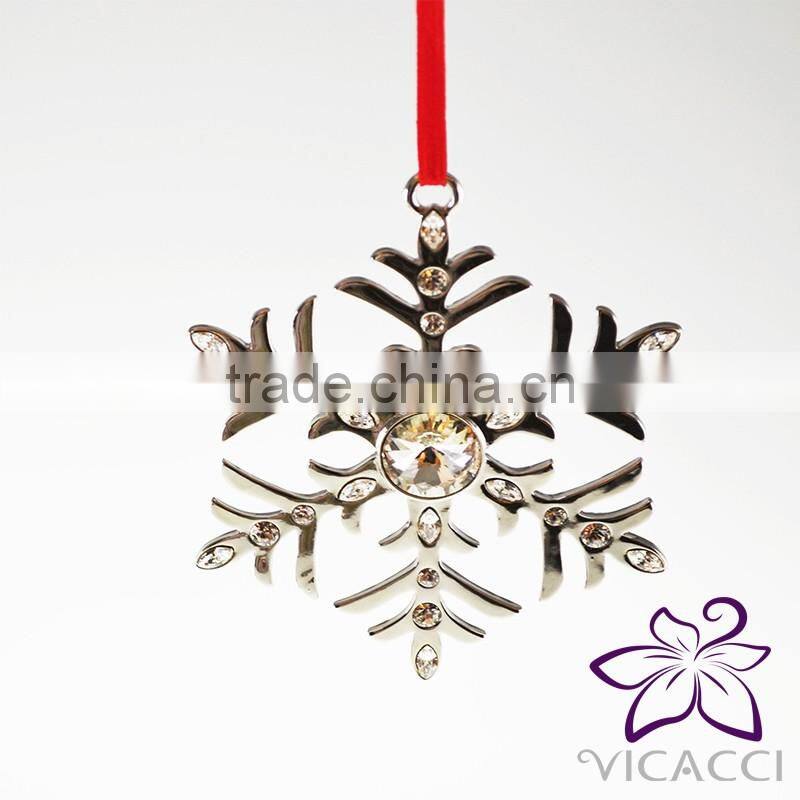 VICACCI 14K White Gold Plated Metal Xmas Snowflake Ornament with White Crystals from Swarovski