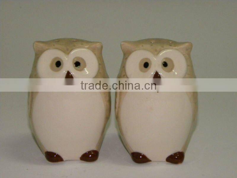 ceramic salt & pepper shaker