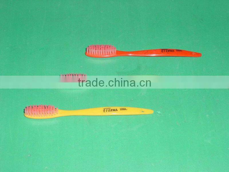 Professional Comfortable Toothbrush 109A