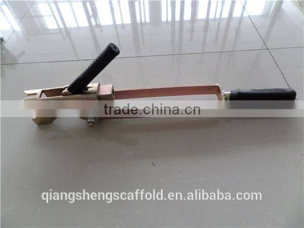 Forged scaffolding coupler/clamp for pipe joint