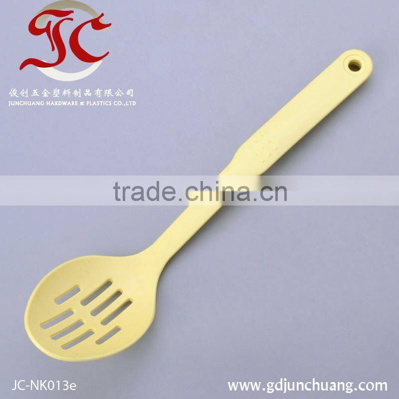 Unique FDA LFGB nylon cooking utensil tool set