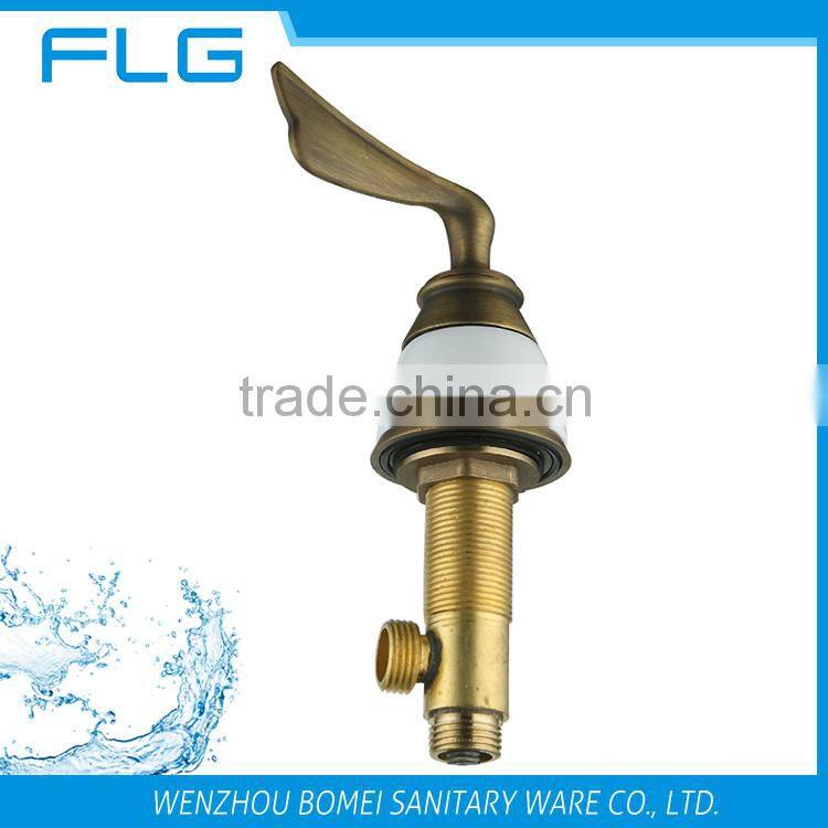 Luxury Double Handle Cold And Hot Water Brass Mixer Antique Basin Bathroom Faucet FLG607 With china