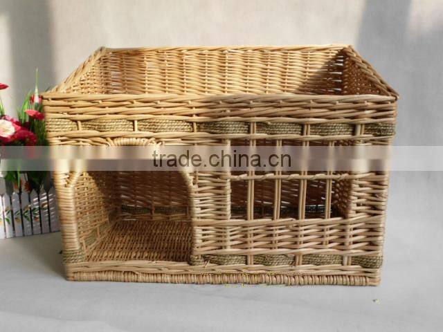 Wicker basket dog bed or pet bed