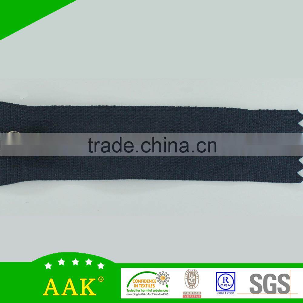 Sports apparel very cheap garments type 3.5# nylon close end zippers with die cast spring slider