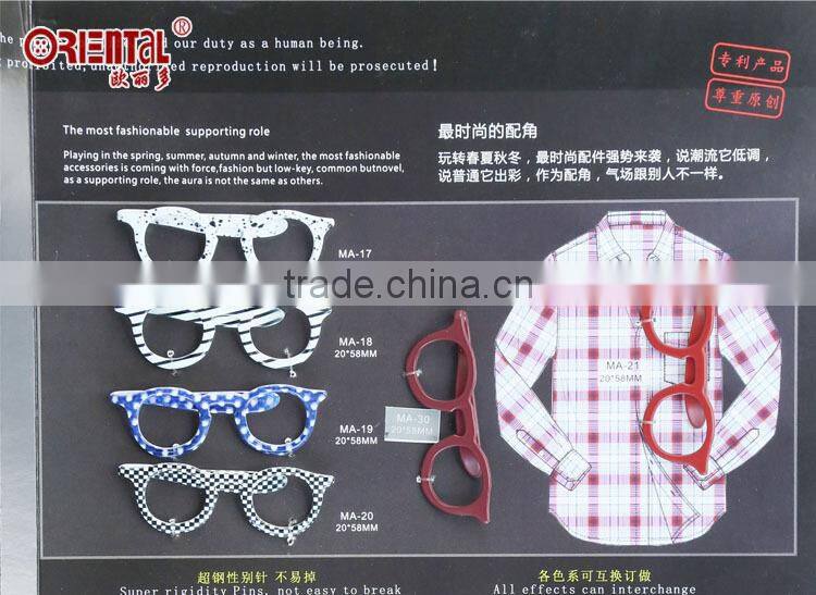 fashion glass brooch with printed color