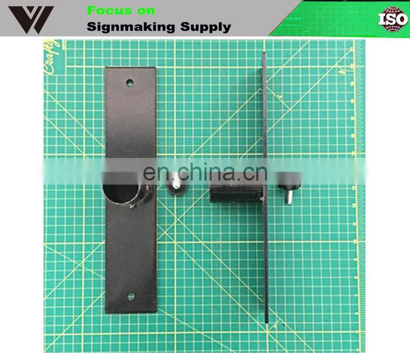 Square Pipe/Tube Frame Expandable Outdoor Cafe Barrier For Advertising Safety Breeze Barrier Advertising Banner Custom